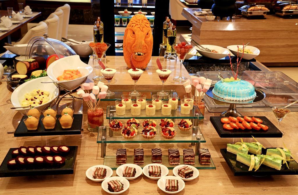 Park Ascent Hotel Noida Kültér fotó