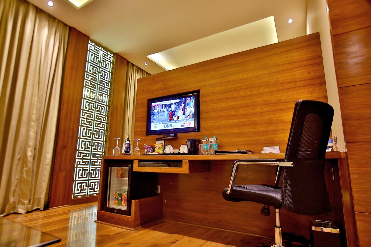Park Ascent Hotel Noida Szoba fotó