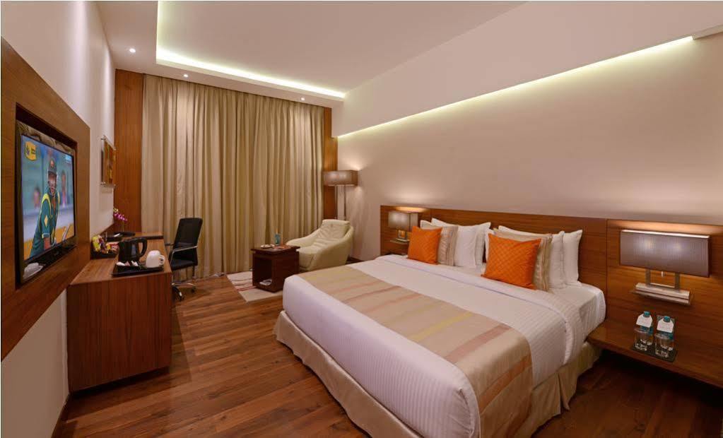 Park Ascent Hotel Noida Kültér fotó