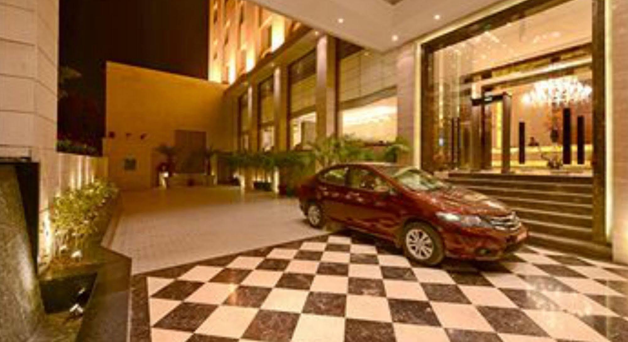 Park Ascent Hotel Noida Kültér fotó